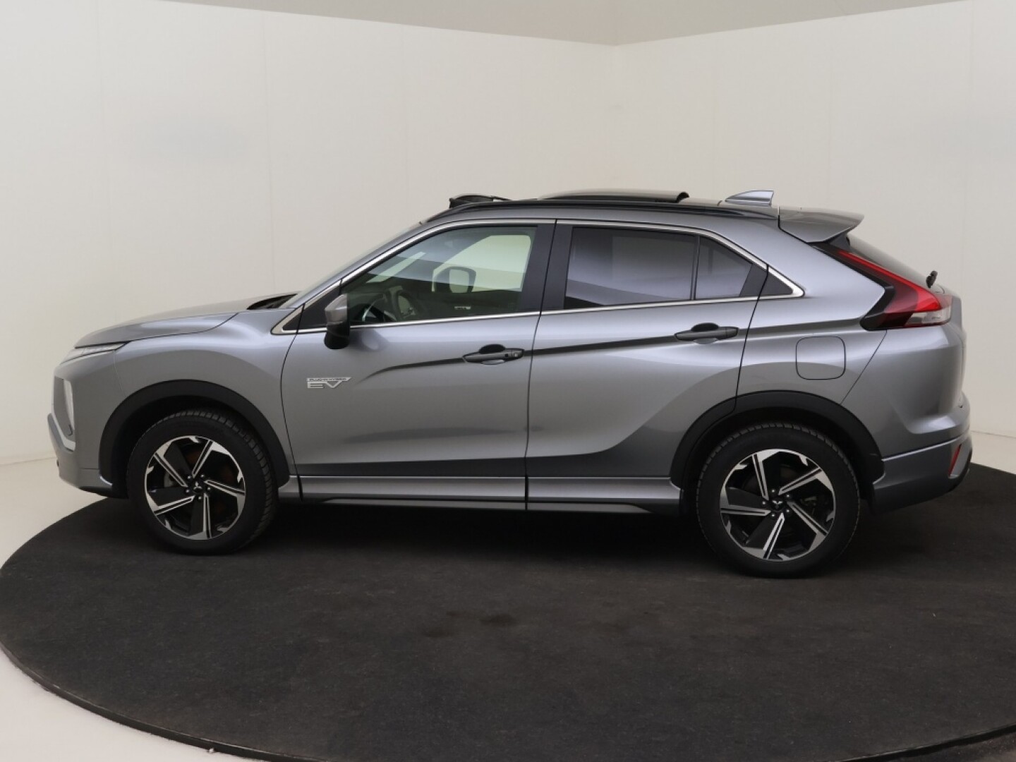 Mitsubishi-Eclipse Cross-1