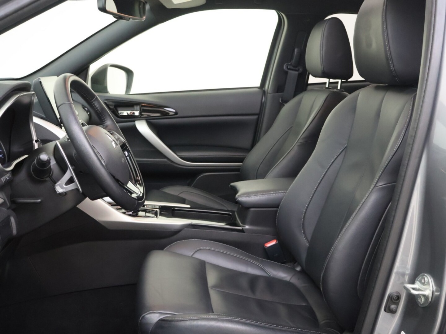 Mitsubishi-Eclipse Cross-26