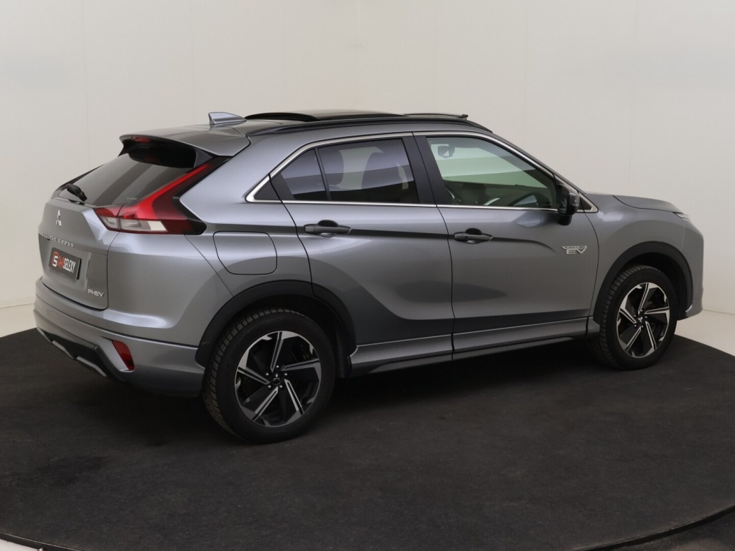 Mitsubishi-Eclipse Cross-4